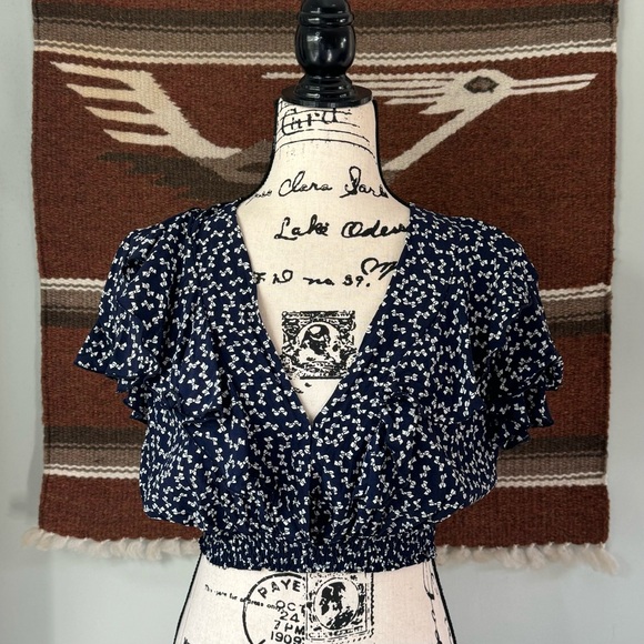 Faithfull the Brand Icon Top in Navy Pin Up Bow Print - Picture 4 of 12